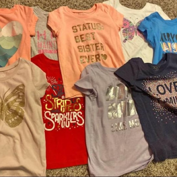 ALOT OF CLOTHES - Picture 9 of 12